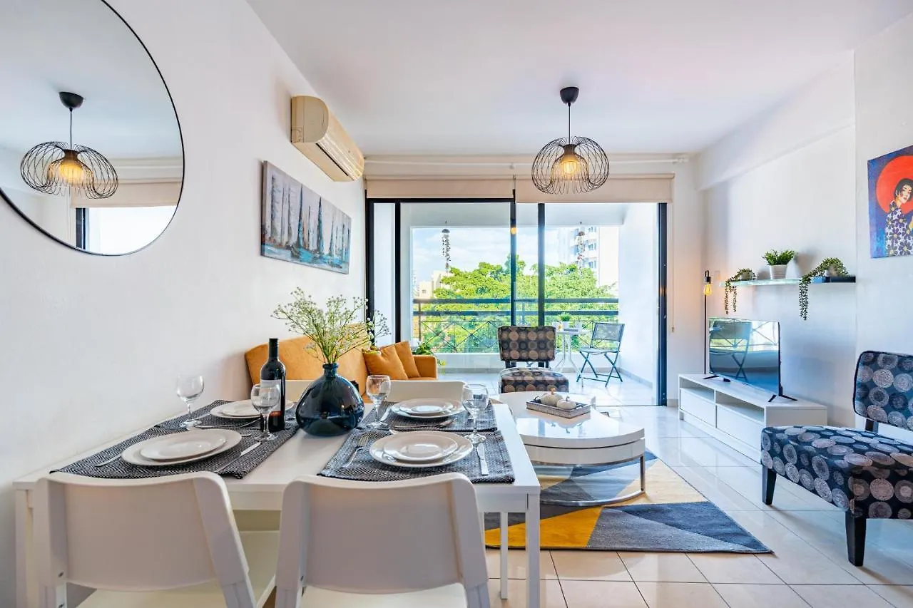 Odin 1-Bedroom Apartment In Larnaca 0*,